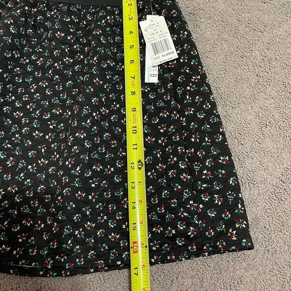 Quilted flower print skirt XL, NWT - Picture 4 of 4